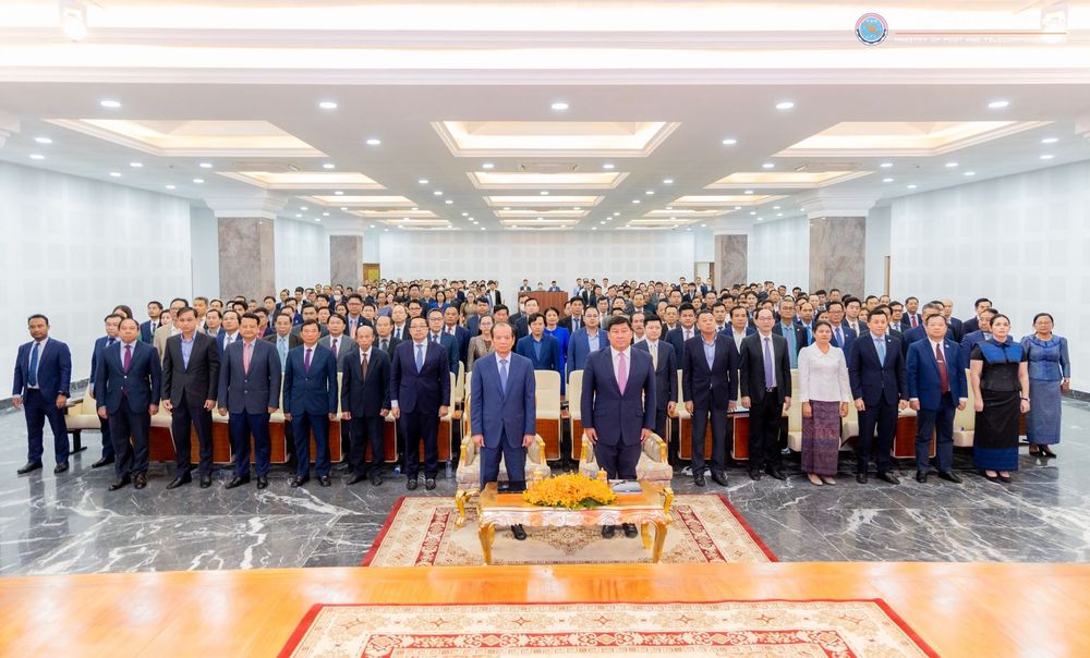 សេចក្តីប្រកាសព័ត៌មាន ស្តីពី ពិធីចុះហត្ថលេខាលើអនុស្សរណៈនៃការយោគយល់ស្តីពីកិច្ចសហប្រតិបត្តិការដាក់ឱ្យប្រើថ្នាលផ្ទៀងផ្ទាត់ឯកសារ verify.gov.kh ការរៀបចំប្រព័ន្ធបច្ចេកវិទ្យាឌីជីថល ការរៀបចំហេដ្ឋារចនាសម្ព័ន្ធ និងការតភ្ជាប់អ៊ីនធឺណិត រវាង ក្រសួងរៀបចំដែនដី នគរូបនីយកម្ម និងសំណង់ និងក្រសួងប្រៃសណីយ៍និងទូរគមនាគមន៍ 3