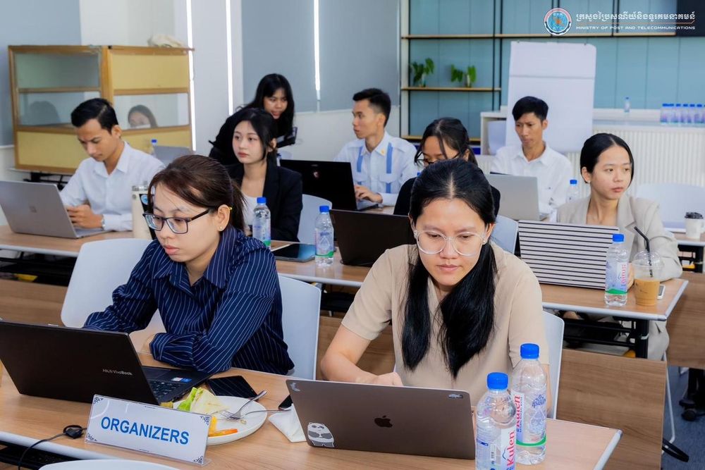 ឯកឧត្តមរដ្ឋមន្ត្រី ជា វ៉ាន់ដេត បានអញ្ជើញជាអធិបតីបើកវគ្គបណ្ដុះបណ្ដាលស្ដីពី “ការចាប់យកបរិវត្តកម្មឌីជីថល៖ អភិបាលកិច្ចបច្ចេកវិទ្យាបញ្ញាសិប្បនិម្មិតសម្រាប់ថ្នាក់ដឹកនាំនៃគណៈកម្មាធិការរដ្ឋាភិបាលឌីជីថល” 4