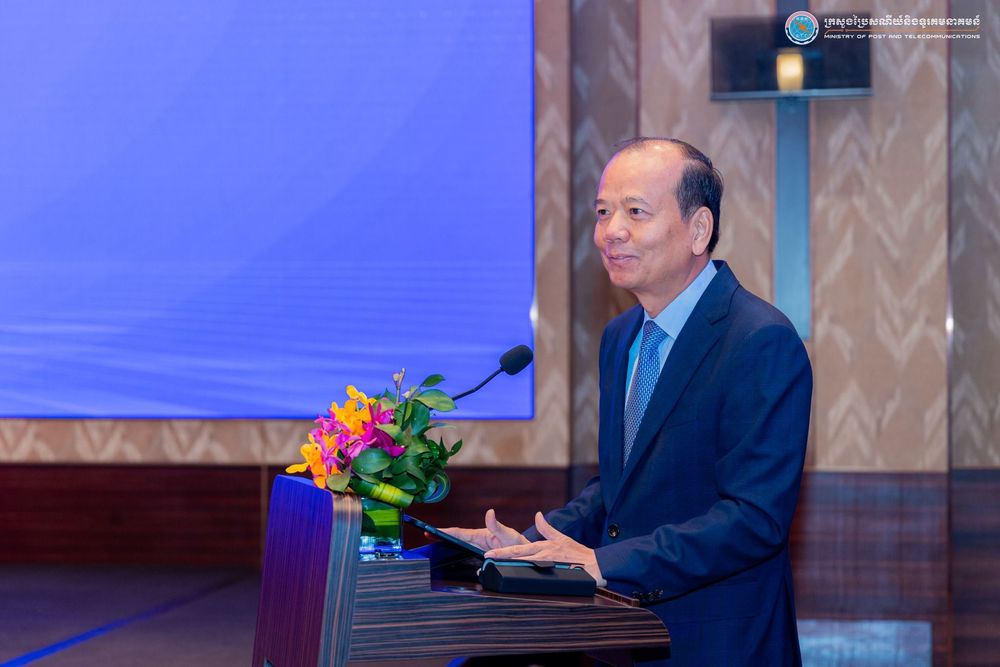 ឯកឧត្តមរដ្ឋមន្ត្រី ជា វ៉ាន់ដេត បានអញ្ជើញចូលរួមថ្លែងសុន្ទរកថាចំណាប់អារម្មណ៍នៅក្នុងពិធីប្រកាសដាក់ឱ្យអនុវត្តជាផ្លូវការនូវ "យុទ្ធសាស្ត្រស្ដីពី ការអភិវឌ្ឍសេវាអេឡិចត្រូនិកសម្រាប់ធុរកិច្ចឆ្នាំ ២០២៥ - ២០២៨" 3