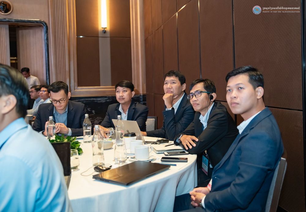 ក្រសួងប្រៃសណីយ៍និងទូរគមនាគមន៍ និងគណៈកម្មាធិការរដ្ឋាភិបាលឌីជីថល សហការជាមួយក្រសួងមហាផ្ទៃនិងសុវត្ថិភាពនៃសាធារណរដ្ឋកូរ៉េ បានរៀបចំវេទិកាអភិបាលកិច្ចសាធារណៈ ស្តីពី “ការលើកកម្ពស់បរិវត្តកម្មឌីជីថលនិងកសាងសមត្ថភាពមន្ត្រីរាជការ” 4