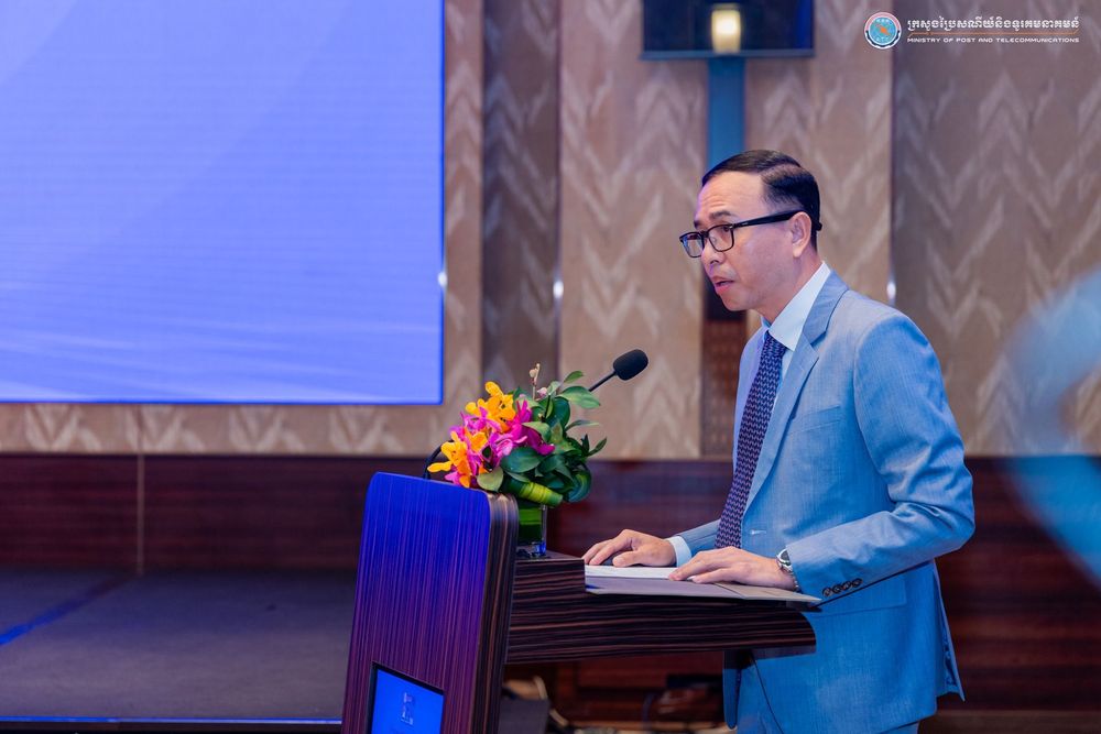 ឯកឧត្តមរដ្ឋមន្ត្រី ជា វ៉ាន់ដេត បានអញ្ជើញចូលរួមថ្លែងសុន្ទរកថាចំណាប់អារម្មណ៍នៅក្នុងពិធីប្រកាសដាក់ឱ្យអនុវត្តជាផ្លូវការនូវ "យុទ្ធសាស្ត្រស្ដីពី ការអភិវឌ្ឍសេវាអេឡិចត្រូនិកសម្រាប់ធុរកិច្ចឆ្នាំ ២០២៥ - ២០២៨" 4