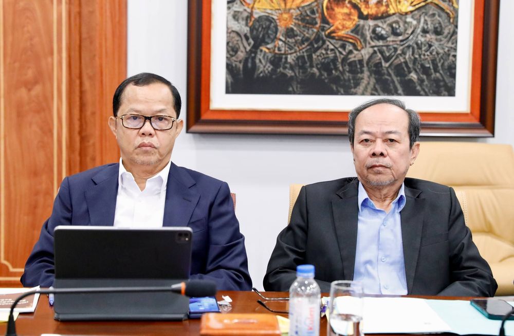 ឯកឧត្តម កើត រិទ្ធ ឧបនាយករដ្ឋមន្ត្រី រដ្ឋមន្ត្រីក្រសួងយុត្តិធម៌ អញ្ជើញដឹកនាំកិច្ចប្រជុំពិនិត្យលើការងារជំរុញឌីជីថលលូបនីយកម្មក្រសួងយុត្តិធម៌ និងការងារពាក់ព័ន្ធនឹងការរៀបចំប្រព័ន្ធចុះបញ្ជីសំណុំរឿង និងប្រព័ន្ធគ្រប់គ្រងវត្តមានរបស់មន្ត្រីរាជការ 5