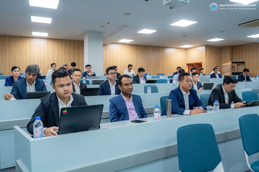 ឯកឧត្តមរដ្ឋមន្រ្តី ជា វ៉ាន់ដេត បានអញ្ជើញជាអធិបតីក្នុងពិធីបើកវគ្គបណ្តុះបណ្តាលស្ដីពីភាពជាអ្នកដឹកនាំបរិវត្តកម្មឌីជីថល “បច្ចេកវិទ្យាថ្មីៗ និងនវានុវត្តន៍សម្រាប់ថ្នាក់ដឹកនាំរាជរដ្ឋាភិបាល” 5