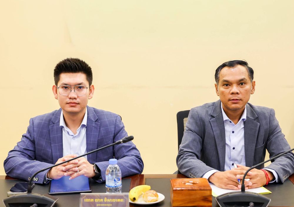 ឯកឧត្តមបណ្ឌិត គឹម សន្តិភាព រដ្ឋលេខាធិការក្រសួងយុត្តិធម៌ បានអញ្ជើញដឹកនាំកិច្ចប្រជុំពិនិត្យលើវឌ្ឍនភាពនៃការរៀបចំប្រព័ន្ធអនុគ្រោះទោសឌីជីថលនៃអគ្គនាយកដ្ឋានកិច្ចការទោសព្រហ្មទណ្ឌក្រសួងយុត្តិធម៌ 5