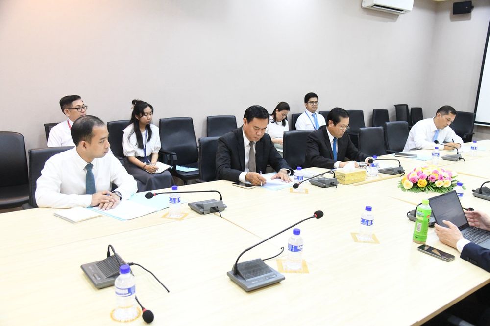 ឯកឧត្តម រ័ត្ន សុវណ្ណនរៈ ទេសាភិបាលរង ធនាគារជាតិនៃកម្ពុជា បានអនុញ្ញាតឱ្យក្រុមបេសកកម្មរបស់ ធនាគារពិភពលោក (WB) ដឹកនាំដោយលោក Harish Natarajan អ្នកជំនាញផ្នែកបរិយាបន្នហិរញ្ញវត្ថុរបស់ WB ចូលជួបសម្តែងការគួរសម និងពិភាក្សាការងារ នាថ្ងៃទី៦ ខែមេសា ឆ្នាំ២០២៦ នៅធនាគារជាតិនៃកម្ពុជា អគារសែនសុខ។  2