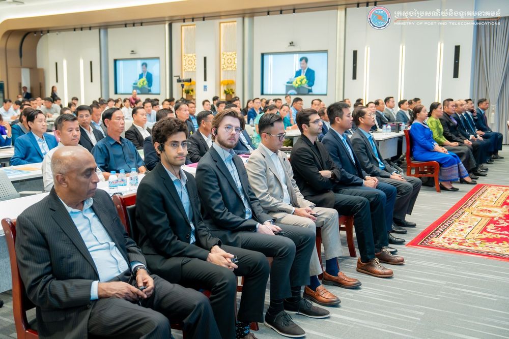 ឯកឧត្តមរដ្ឋមន្ត្រី ជា វ៉ាន់ដេត អញ្ជើញជាអធិបតីបិទសិក្ខាសាលាស្តីពី “បច្ចេកទេសក្នុងការតាមដាននិងប្រមូលទិន្នន័យតាមរយៈផ្កាយរណប និងបច្ចេកវិទ្យាផ្កាយរណប”
 3