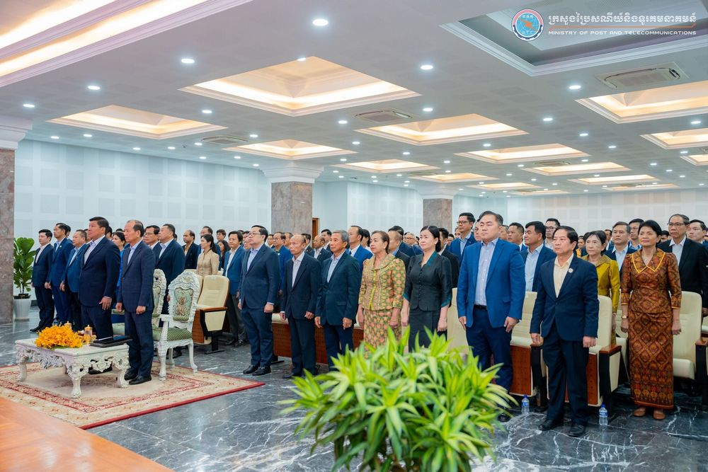 ឯកឧត្តមរដ្ឋមន្រ្តី ជា វ៉ាន់ដេត បានអញ្ជើញថ្លែងសុន្ទរកថាក្នុងពិធីបើកសិក្ខាសាលាផ្សព្វផ្សាយអំពី “ការសាងសង់ហេដ្ឋារចនាសម្ព័ន្ធទូរគមនាគមន៍នៅទីប្រជុំជន តំបន់លំនៅឋាន អគារសហកម្មសិទ្ធិ អគារពាណិជ្ជកម្ម អគារផ្សាទំនើប តំបន់ឧស្សាហកម្ម តំបន់សេដ្ឋកិច្ចពិសេស និងតំបន់ឬសំណង់ប្រហាក់ប្រហែលផ្សេងទៀត” 5
