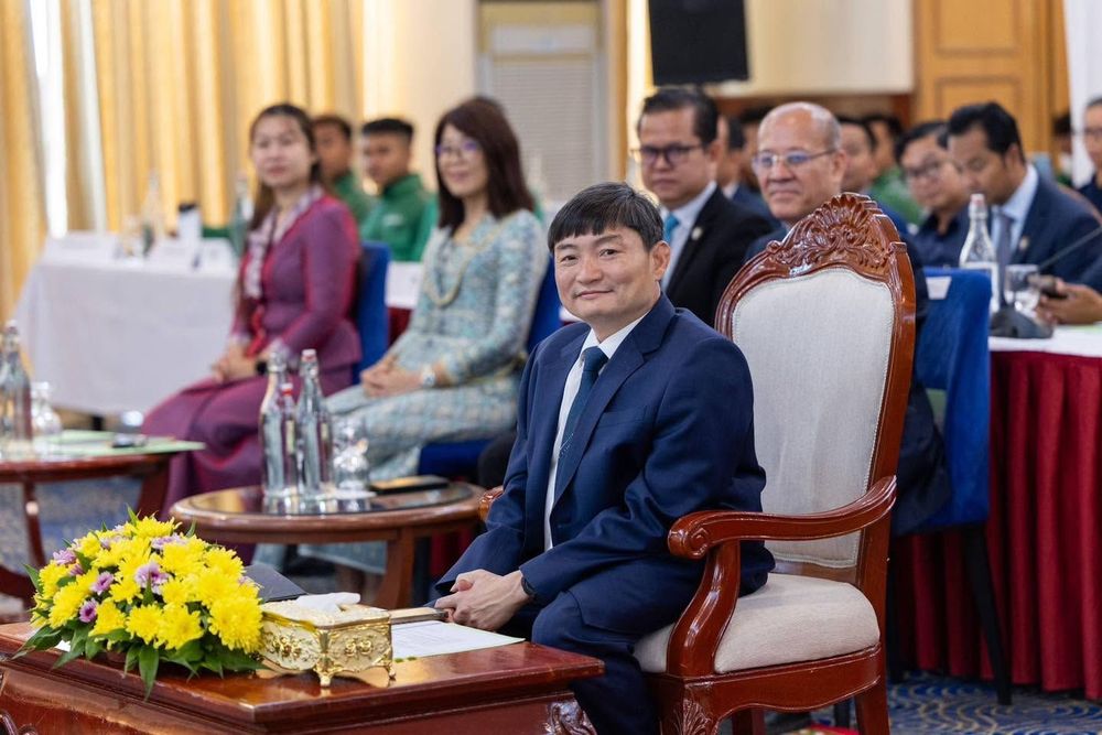 ឯកឧត្តម ហេង សួរ លើកទឹកចិត្តបងប្អូនប្រកបមុខរបរនិងការងារសេដ្ឋកិច្ចក្រៅប្រព័ន្ធងាកមកចាប់ឱកាសការងារឱ្យក្នុងប្រព័ន្ធដើម្បីទទួលបាននូវអត្ថប្រយោជន៍កាន់តែប្រសើរពីរបបសន្តិសុខសង្គម 1
