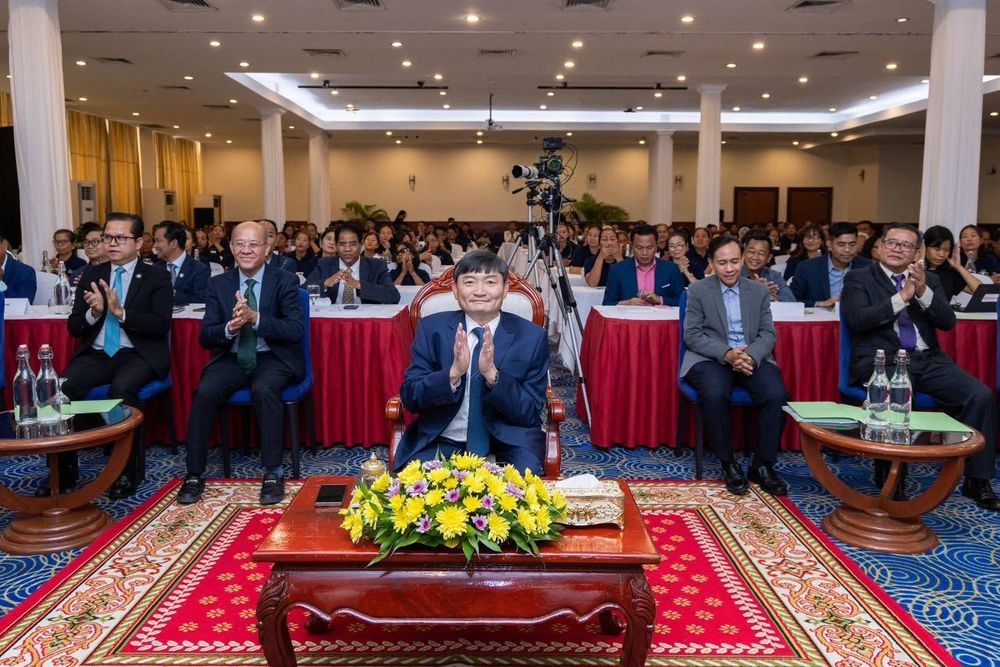 ឯកឧត្តម ហេង សួរ លើកទឹកចិត្តបងប្អូនប្រកបមុខរបរនិងការងារសេដ្ឋកិច្ចក្រៅប្រព័ន្ធងាកមកចាប់ឱកាសការងារឱ្យក្នុងប្រព័ន្ធដើម្បីទទួលបាននូវអត្ថប្រយោជន៍កាន់តែប្រសើរពីរបបសន្តិសុខសង្គម 5