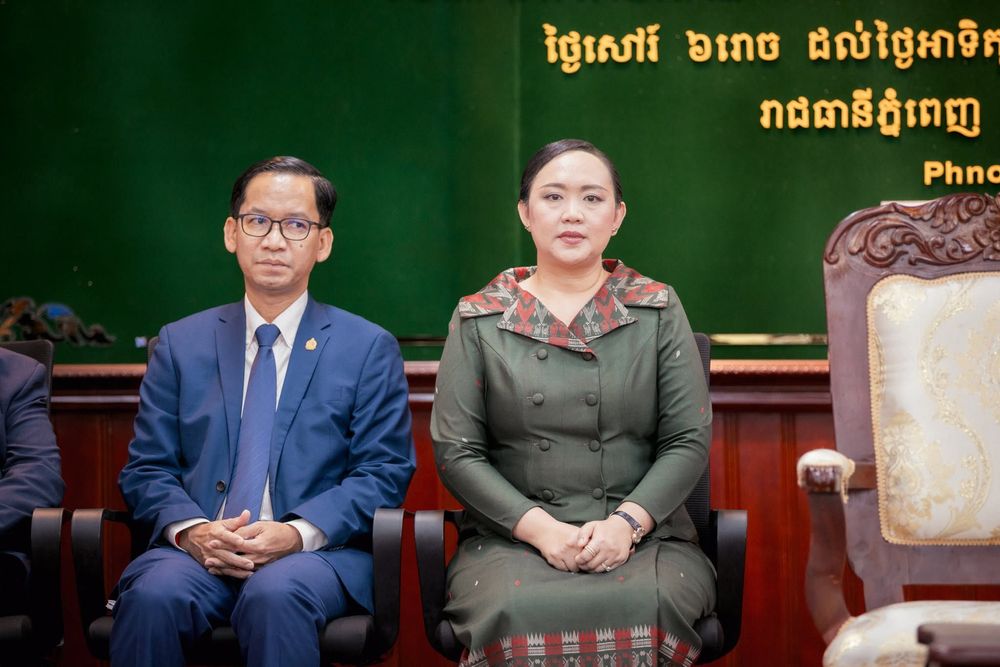 ពិធីសម្ពោធដាក់ឱ្យប្រើប្រាស់ជាផ្លូវការនូវការអនុវត្ត «កម្មវិធីអប់រំការគិតបែបកុំព្យូទ័រ Cool Think@JC» និងពិធីបើកវគ្គបណ្ដុះបណ្ដាលគ្រូបង្គោលនៅតាមសាលារៀនគោលដៅ 3