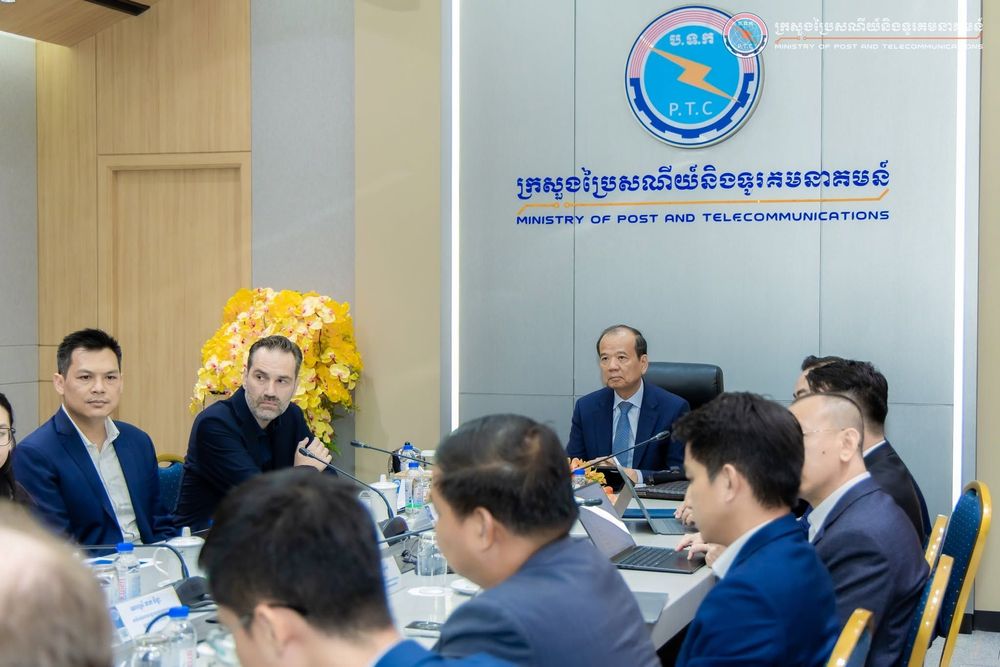 ឯកឧត្តមរដ្ឋមន្រ្តី ជា វ៉ាន់ដេត បានជួបសម្តែងការគួរសម និងពិភាក្សាការងារ ជាមួយនាយកមជ្ឈមណ្ឌល ATC 5