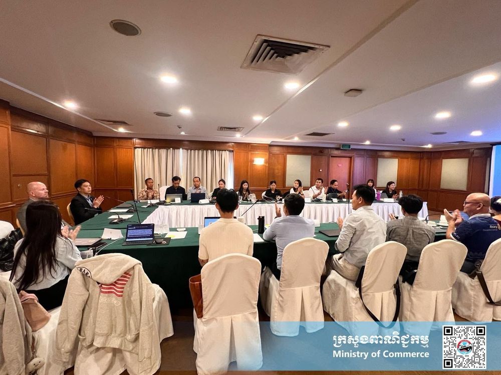 ឯកឧត្តម ណាំ លីណាល់ អនុរដ្ឋលេខាធិការក្រសួងពាណិជ្ជកម្ម បានអញ្ជើញជាអធិបតីក្នុងពិធីបើកវគ្គបណ្តុះបណ្តាលគ្រូបង្គោលលើកទី៣ ស្តីពី «ទីផ្សារឌីជីថល និងវត្តមានអនឡាញសម្រាប់សេវាកម្មនាំចេញ» 3