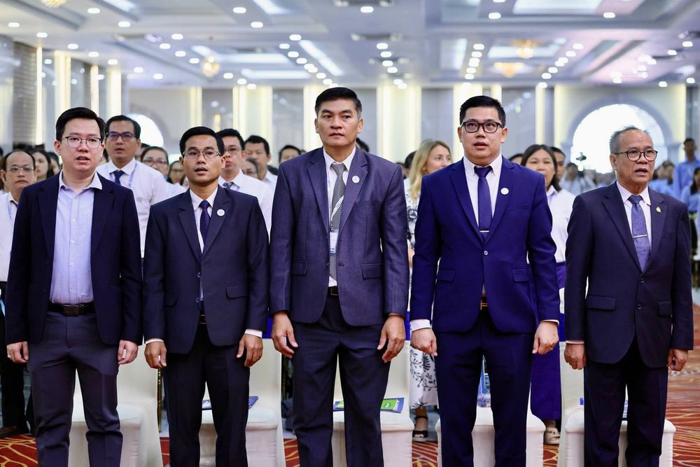 ពិធីសំណេះសំណាលជាមួយបុគ្គលិកអប់រំ គរុនិស្សិត និងបាឋកថាគន្លឹះស្ដីពី «កំណែទម្រង់គ្រូបង្រៀនក្នុងបរិវត្តកម្មឌីជីថលឆ្ពោះទៅកម្ពុជាឆ្នាំ២០៥០»
 4