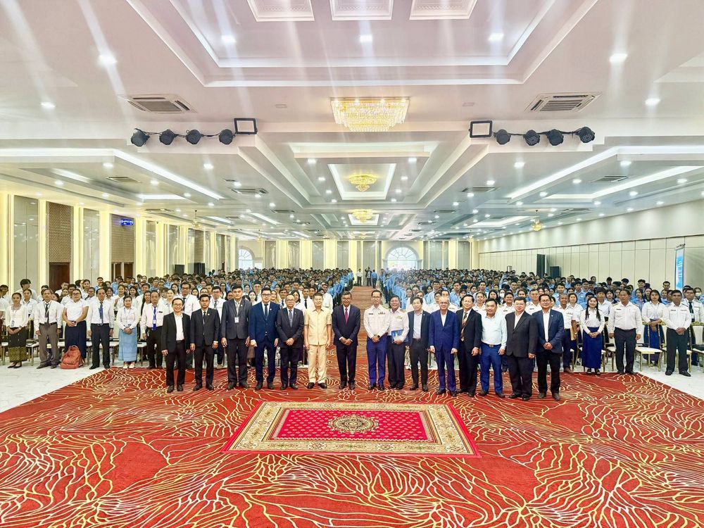 ពិធីសំណេះសំណាលជាមួយបុគ្គលិកអប់រំ គរុនិស្សិត និងបាឋកថាគន្លឹះស្ដីពី «កំណែទម្រង់គ្រូបង្រៀនក្នុងបរិវត្តកម្មឌីជីថលឆ្ពោះទៅកម្ពុជាឆ្នាំ២០៥០»
 3