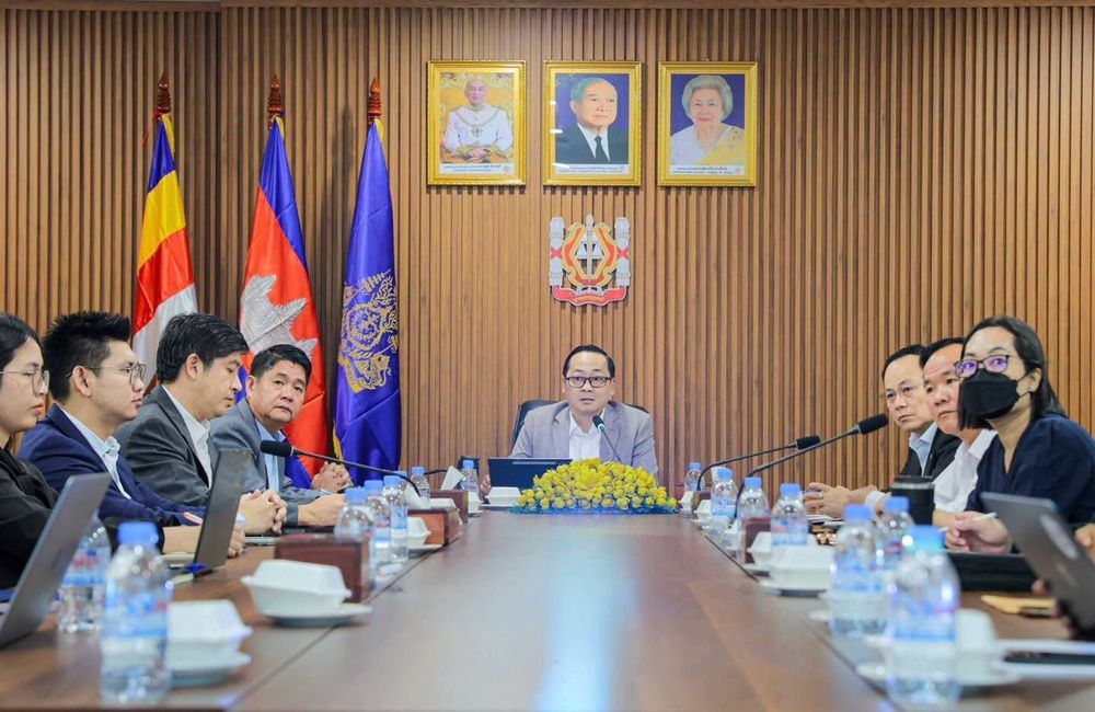 ឯកឧត្តមបណ្ឌិត គឹម សន្តិភាព រដ្ឋលេខាធិការក្រសួងយុត្តិធម៌ អញ្ជើញបន្តដឹកនាំកិច្ចប្រជុំពិនិត្យវឌ្ឍនភាពការងាររៀបចំប្រព័ន្ធអនុគ្រោះទោសឌីជីថល របស់អគ្គនាយកដ្ឋានកិច្ចការទោសព្រហ្មទណ្ឌនៃក្រសួងយុត្តិធម៌
