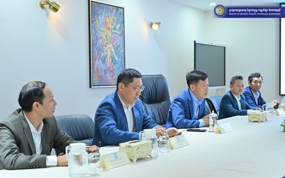 ក្រុមហ៊ុន Bill24 បង្ហាញដំណោះស្រាយបច្ចេកវិទ្យា ដើម្បីគាំទ្រសហគ្រាសធុនមីក្រូ តូច និងមធ្យមកម្ពុជាឱ្យរីកចម្រើន ឈានចូលក្នុងប្រព័ន្ធ និងពង្រីកលទ្ធភាពទទួលបានហិរញ្ញប្បទាន
 4