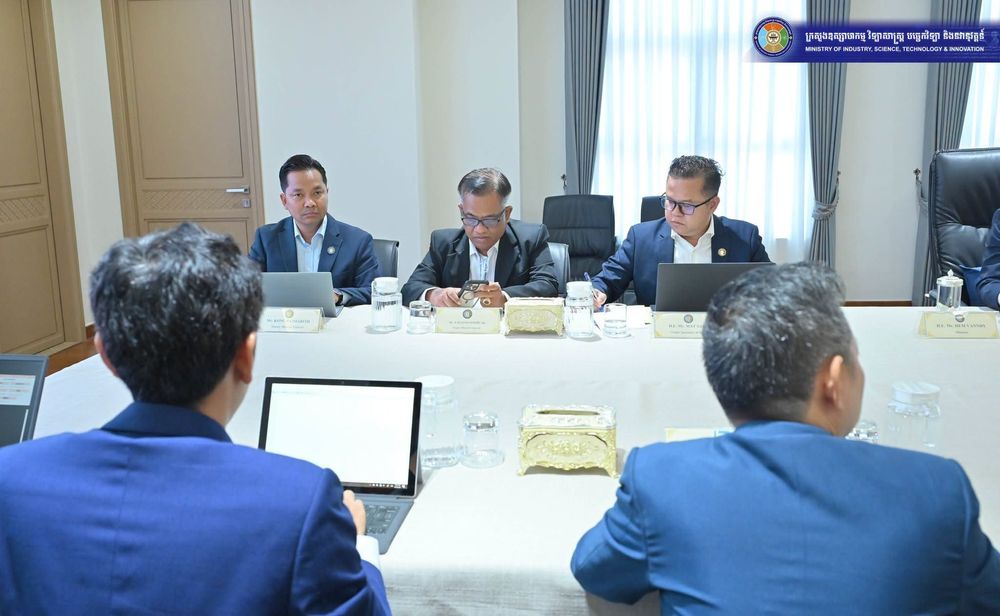 ក្រុមហ៊ុន Bill24 បង្ហាញដំណោះស្រាយបច្ចេកវិទ្យា ដើម្បីគាំទ្រសហគ្រាសធុនមីក្រូ តូច និងមធ្យមកម្ពុជាឱ្យរីកចម្រើន ឈានចូលក្នុងប្រព័ន្ធ និងពង្រីកលទ្ធភាពទទួលបានហិរញ្ញប្បទាន
 5