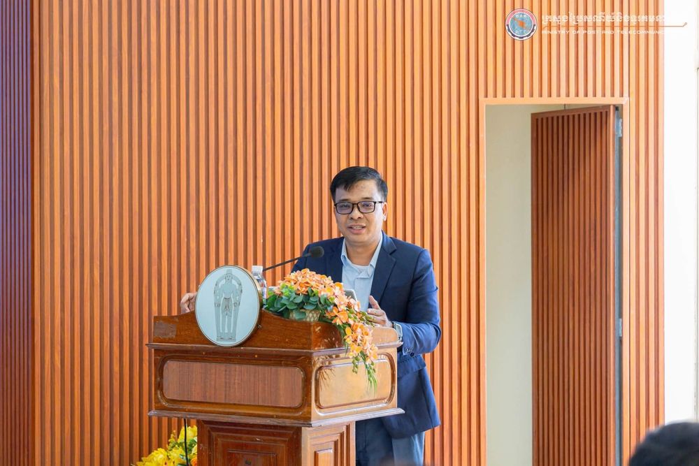 ក្រសួងប្រៃសណីយ៍និងទូរគមនាគមន៍ បានរៀបចំសិក្ខាសាលាស្តីពីការពង្រឹងប្រតិបត្តិការសម្រាប់មជ្ឈមណ្ឌលបច្ចេកវិទ្យាសហគមន៍ (ម.ប.ស)”
5