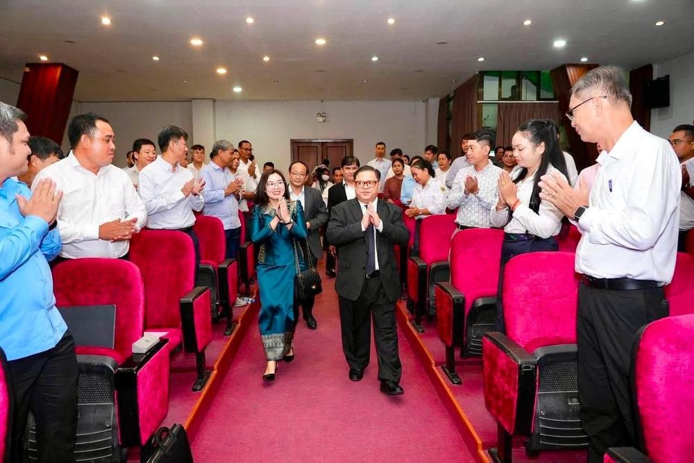 ពិធីបើកសិក្ខាសាលាស្តីពី«ការប្រើប្រាស់កម្មវិធីបញ្ញាសិប្បនិម្មិត(AI)ដើម្បីជំរុញប្រសិទ្ធភាពការងារ»
 1