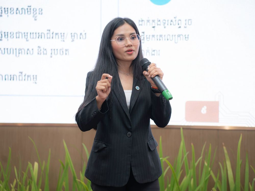 ទិដ្ឋភាពមួយថ្ងៃពេញវគ្គទី៣នៃវគ្គបណ្តុះបណ្តាល "មូលដ្ឋាននៃការចាប់យកឌីជីថលសម្រាប់សេដ្ឋកិច្ចក្រៅប្រព័ន្ធ" (Digital Adoption Foundation for Informal Economy) 3