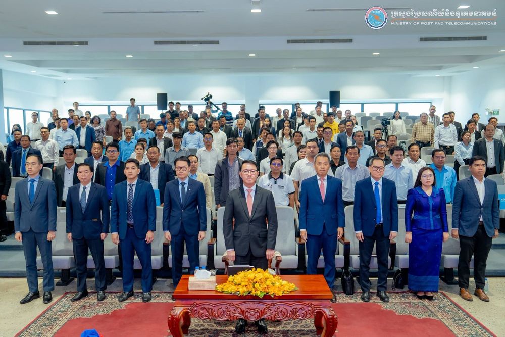 សមាជិកក្លិបអ្នកកាសែតកម្ពុជា បានទទួលការបណ្តុះបណ្តាល ពង្រឹងសមត្ថភាពលើជំនាញឌីជីថល និងការប្រើប្រាស់បញ្ញាសិប្បនិម្មិត ដើម្បីជាជំនួយក្នុងការបង្កើនផលិតភាព និងប្រសិទ្ធភាពការងារក្នុងវិស័យសារព័ត៌មានឌីជីថលនៅកម្ពុជា
 1