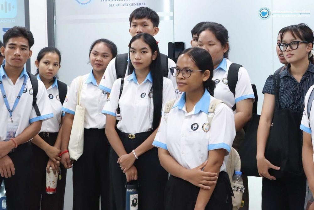 ឯកឧត្តមអគ្គលេខាធិការរង ជាង វុត្ថា បានអញ្ជើញធ្វេីបទបង្ហាញអំពីសមិទ្ធផល និងថ្នាលនិងកម្មវិធីរដ្ឋាភិបាលឌីជីថលសំខាន់ៗ ជូនដល់អង្គការ Passerelles Numériques Cambodia (PNC) 4