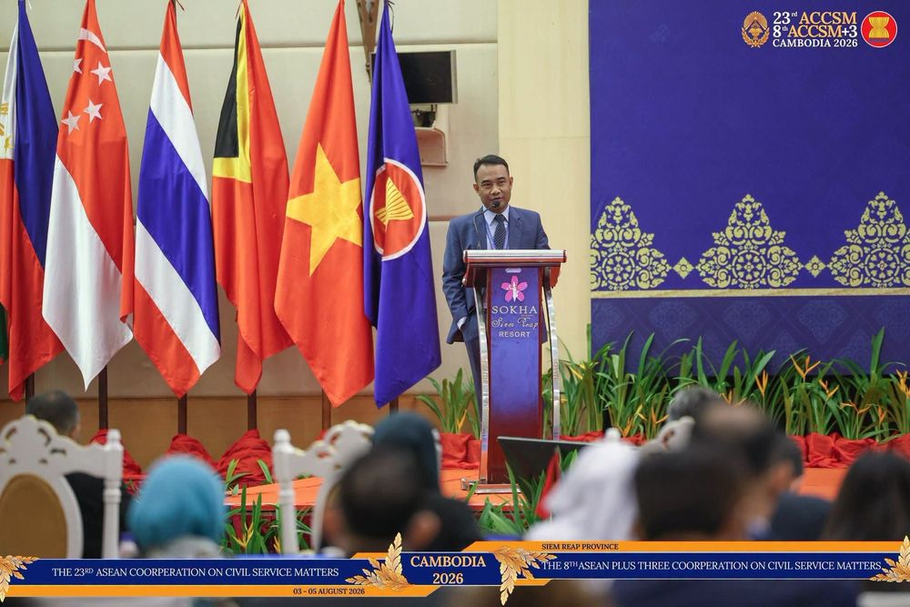 ឯកឧត្តមអគ្គលេខាធិការ ជា សេរីវឌ្ឍ បានអញ្ជើញតំណាងប្រទេសកម្ពុជា ដើម្បីបង្ហាញពីភាពជោគជ័យនៃថ្នាលផ្ទៀងផ្ទាត់ឯកសារ verify.gov.kh ក្នុងវេទិកាអភិបាលកិច្ចល្អ នៃកិច្ចប្រជុំកិច្ចសហប្រតិបតិ្តការអាស៊ាន លើកទី២៣ (23rd ACCSM) និងកិច្ចប្រជុំអាស៊ានបូកបីលើកទី៨ (8th ACCSM+3) 1