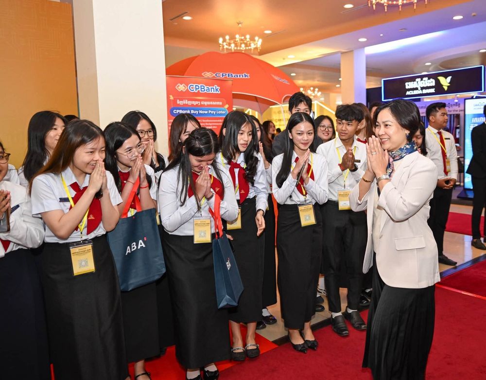 លោកជំទាវបណ្ឌិត ជា សិរី ទេសាភិបាល ធនាគារជាតិនៃកម្ពុជា បានអញ្ជើញជាអធិបតីក្នុង សន្និសីទធនាគារនៅកម្ពុជា លើកទី៥ ក្រោមប្រធានបទ “ការរក្សាស្ថិរភាព ពង្រឹងសុចរិតភាពហិរញ្ញវត្ថុ និង បង្កើនជំនឿទុកចិត្តក្នុងប្រព័ន្ធធនាគារ” 2