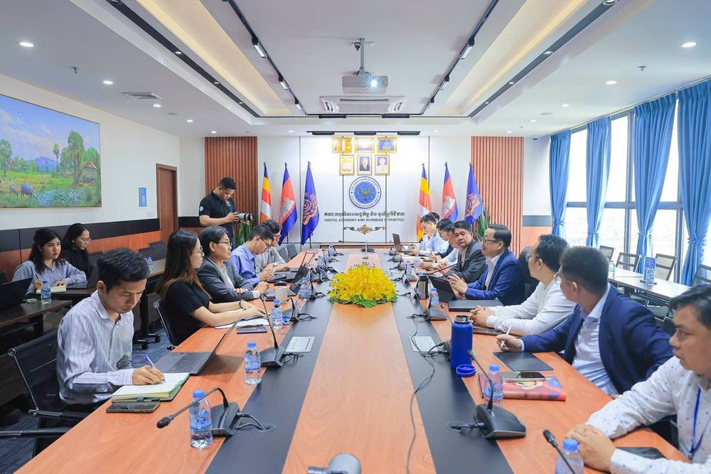 ឯកឧត្តមបណ្ឌិត គឹម សន្តិភាព រដ្ឋលេខាធិការក្រសួងយុត្តិធម៌ អញ្ជើញចូលរួមកិច្ចប្រជុំពិភាក្សាលើការរៀបចំតភ្ជាប់ប្រព័ន្ធព្រឹត្តបត្រថ្កោលទោសឌីជីថល ជាមួយថ្នាលផ្លាស់ប្តូរទិន្នន័យកម្ពុជា(CamDX)