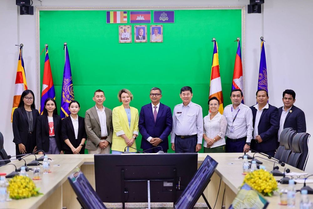 ជំនួបសម្ដែងការគួរសម និងពិភាក្សាការងារជាមួយថ្នាក់ដឹកនាំវិទ្យាស្ថាន IT Academy STEP និង Sisters of Code ស្ដីពីការពង្រីកកិច្ចសហប្រតិបត្តិការលើគម្រោងអប់រំឌីជីថលនៅកម្ពុជា