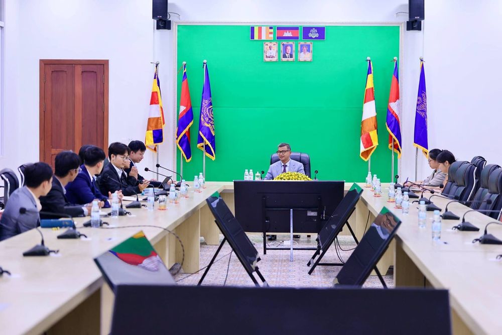 ជំនួបសម្ដែងការគួរសម និងសំណេះសំណាលជាមួយក្រុមនិស្សិតជ័យលាភីអាហារូបករណ៍រដ្ឋាភិបាលបារាំង (Bourse France Excellence) សហភាពអឺរ៉ុប (EU-AFD) និងមូលនិធិ Pierre Fabre
5