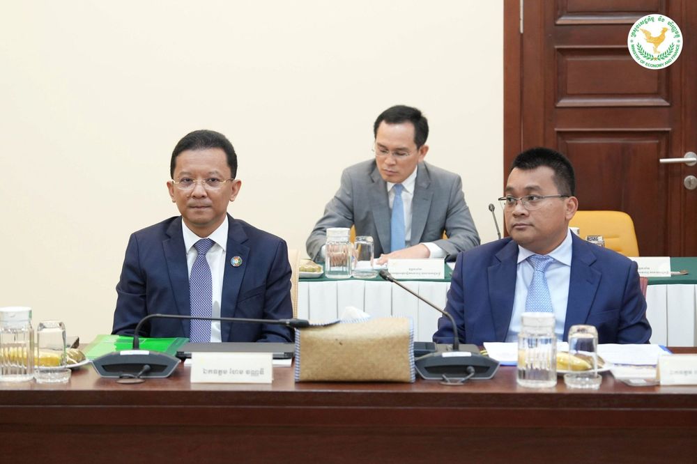 កិច្ចប្រជុំក្របខ័ណ្ឌគណៈកម្មាធិការសេដ្ឋកិច្ច និង ធុរកិច្ចឌីជីថល និងគណៈកម្មាធិការគោលនយោបាយសេដ្ឋកិច្ច និង ហិរញ្ញវត្ថុ ដើម្បីពិនិត្យលើ «សេចក្តីព្រាងយុទ្ធសាស្រ្តជាតិស្តីពីការអភិវឌ្ឍធុរកិច្ចថ្មី ២០២៦-២០៣០» 4