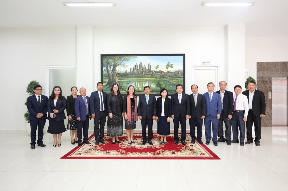 តំណាងក្រសួងសុខាភិបាលបានជួបពិភាក្សាជាមួយអង្គការ FHI 360 ដើម្បីថ្លែងអំណរគុណ និងលើកទឹកចិត្តឱ្យបន្តកិច្ចសហប្រតិបត្តិការលើការលើកកម្ពស់គុណភាពសេវាថែទាំសុខភាព និងការអភិវឌ្ឍន៍ប្រព័ន្ធសុខាភិបាលឌីជីថលនៅកម្ពុជាឱ្យកាន់តែប្រសើរឡើង