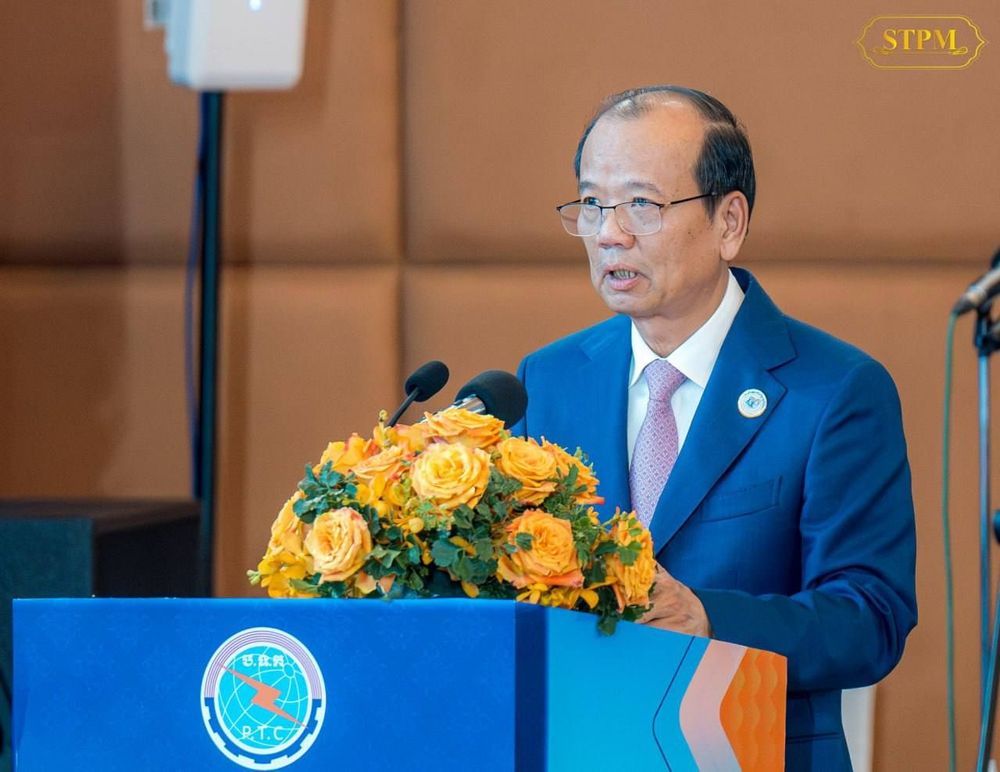 ចូលរូមបិទសន្និបាតបូកសរុបលទ្ធផលការងារ ៥ឆ្នាំ ២០២០-២០២៤ នៃដំណើរឆ្ពោះទៅបរិវត្តកម្មឌីជីថល និងទិសដៅការងារបន្ត របស់ក្រសួងប្រៃសណីយ៍ និងទូរគមនាគមន៍ ។ 2