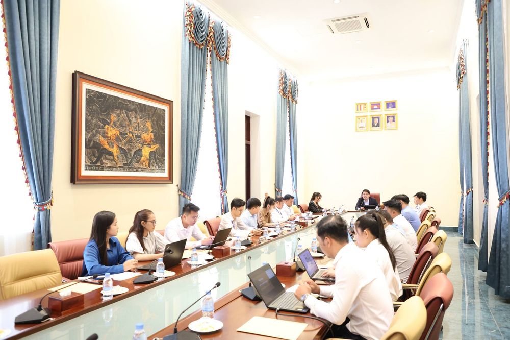 ឯកឧត្តមបណ្ឌិត ផេង សុខលាភ អនុរដ្ឋលេខាធិការ ក្រសួងយុត្តិធម៌ បានអញ្ជើញដឹកនាំកិច្ចប្រជុំជាមួយក្រុមការងារអនុវត្ត “គម្រោងបណ្ណាល័យច្បាប់ឌីជីថលរបស់ក្រសួងយុត្តិធម៌” ក្រោមក្របខណ្ឌប្រព័ន្ធលើកទឹកចិត្តគាំទ្រសមិទ្ធកម្មក្នុងរដ្ឋបាលសាធារណៈនៃក្រសួងយុត្តិធម៌ ដោយលើកទិសដៅពិភាក្សាទៅលើ “ការអនុវត្តផែនការការងារ គម្រោងបណ្ណាល័យច្បាប់ឌីជីថលរបស់ក្រសួងយុត្តិធម៌”