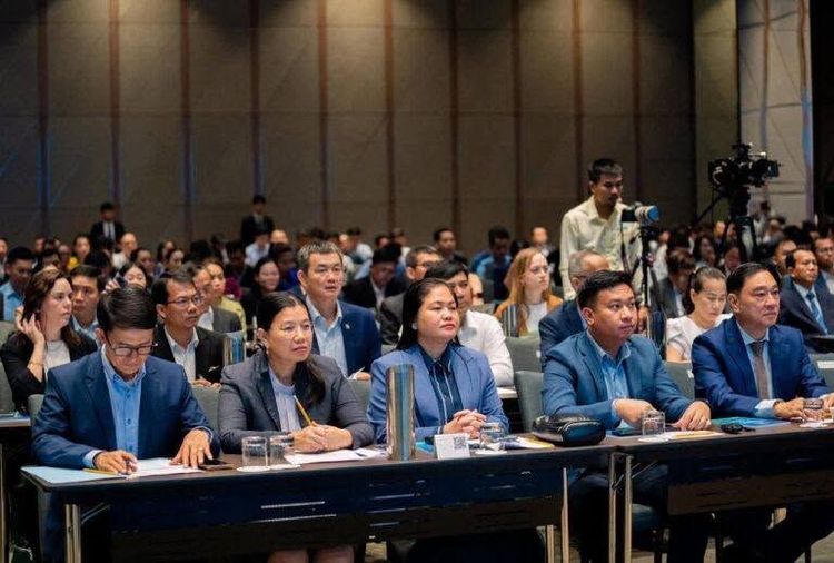 ផតថលអត្តសញ្ញាណកម្មគ្រួសារក្រីក្រ បានដាក់ឱ្យដំណើរការជាផ្លូវការ លើថ្នាលឌីជីថលគាំពារសង្គមកម្ពុជា ដែលនឹងជួយបង្កើនប្រសិទ្ធភាព តម្លាភាពក្នុងការកំណត់អត្តសញ្ញាណពលរដ្ឋគោលដៅ ជាពិសេសស្រ្តី និងការផ្តល់សេវាគាំពារសង្គម ដើម្បីឆ្លើយតបទៅនឹងតម្រូវការរបស់ពលរដ្ឋបានទាន់ពេលវេលា និងប្រកបដោយបរិយាបន្ន 3